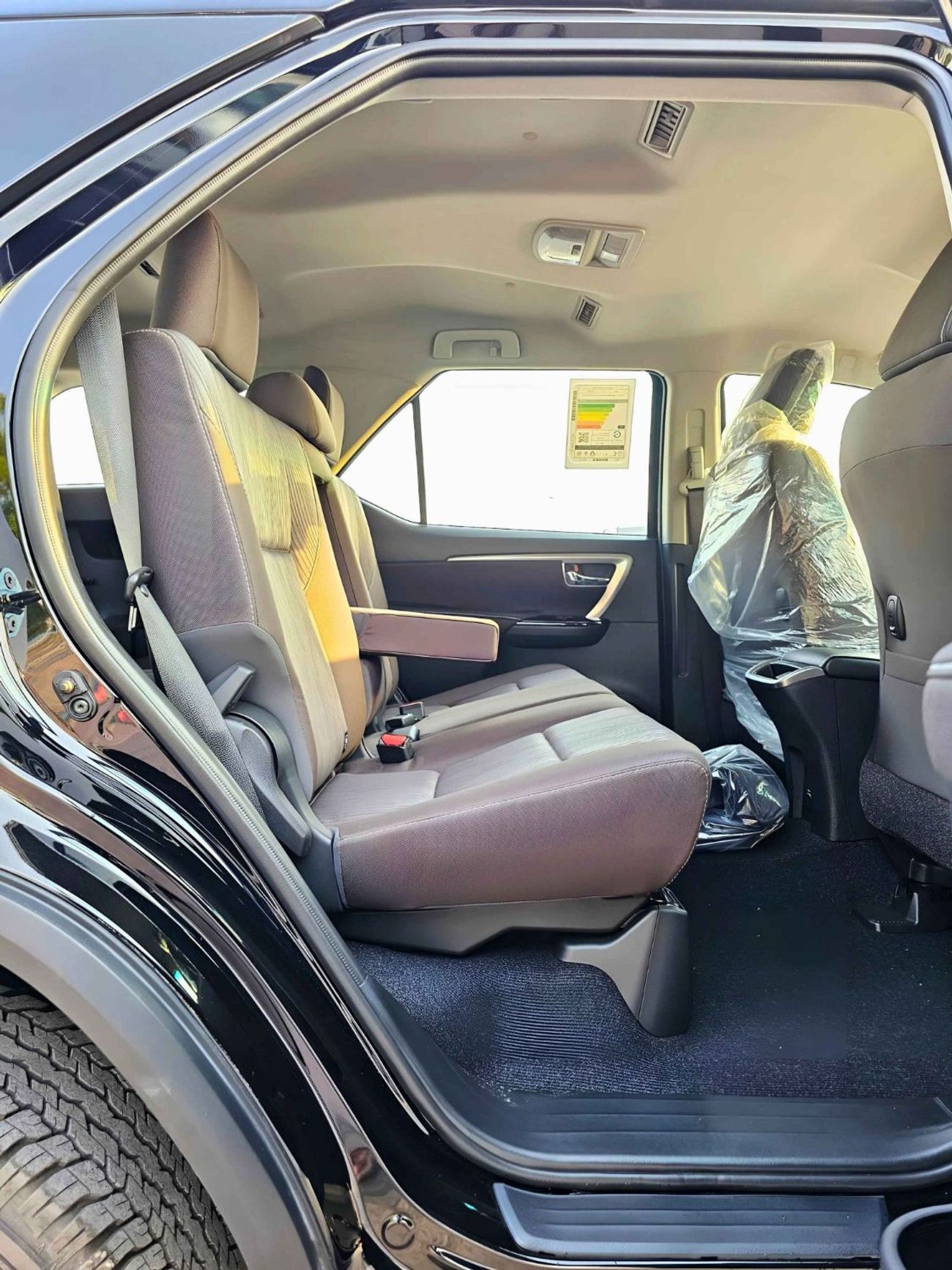 Toyota Fortuner 4.0L V6 PETROL / AUTO AC / DIFF LOCK / DVD CAMERA (CODE # F6S)