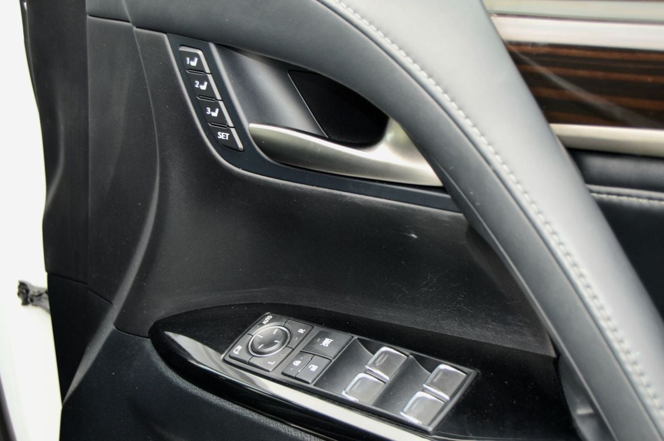 لكزس LX 570 Right Hand Drive  Year: *2019* *Full option* Engine: 5.7L V8