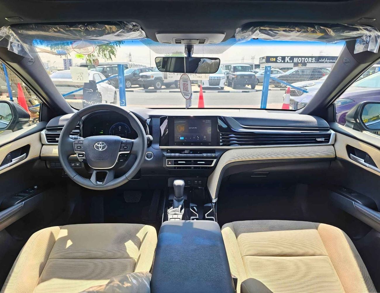 Toyota Camry E-PLUS HYBRID / 2.5L V4 PETROL / PUSH START / DVD+CAMERA / SUNROOF / (CODE # CPEA)