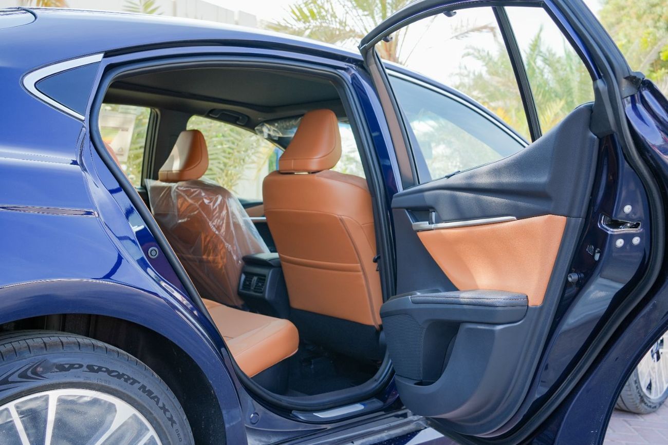 Toyota Camry 2025 Toyota Camry Lumiere 2.5L AT Hybrid (Blue-Tan)