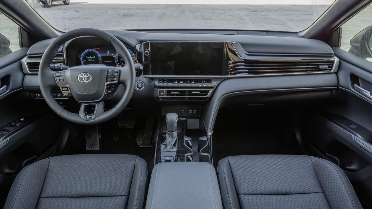 Toyota Camry CAMRY 2.5 GLE (NEUTRAL BLACK INSIDE BLACK) 2026