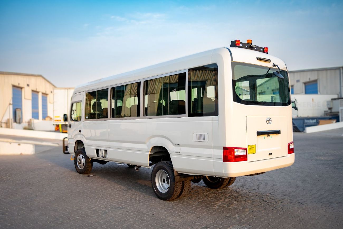 تويوتا كوستر 4.2 DSL MANUAL BUS 30 SEATS | 4x4