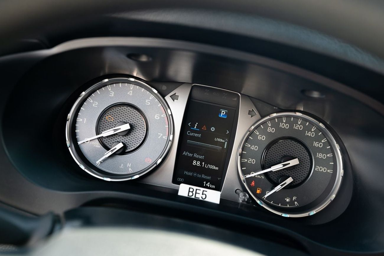 تويوتا هيلوكس GLX 2.7L Petrol Automatic Transmission 4x2 2026