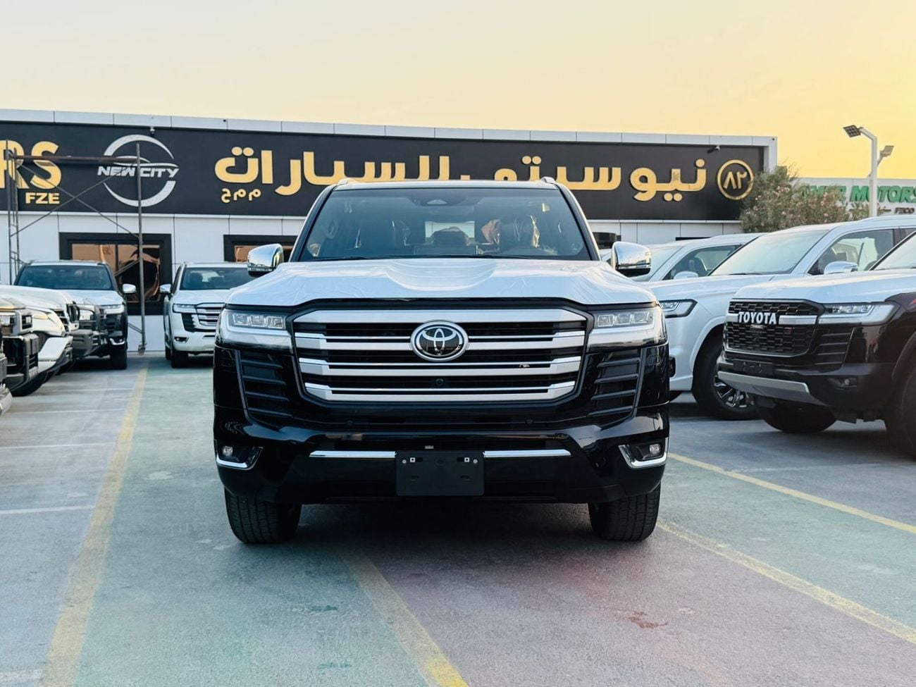 تويوتا لاند كروزر TOYOTA LC 300 VX 3.5L PTR GCC A/T F/O BLACK 2025