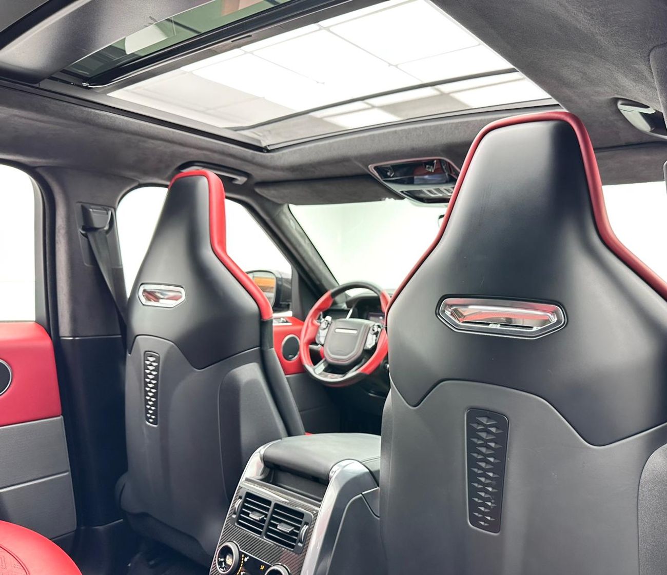 لاند روفر رينج روفر سبورت 2021 Range Rover Sport SVR, April/2026 Range Rover Warranty, Range Rover Full Service History, GCC