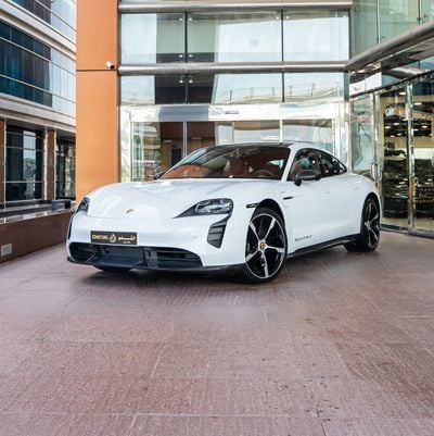بورش تايكان TURBO