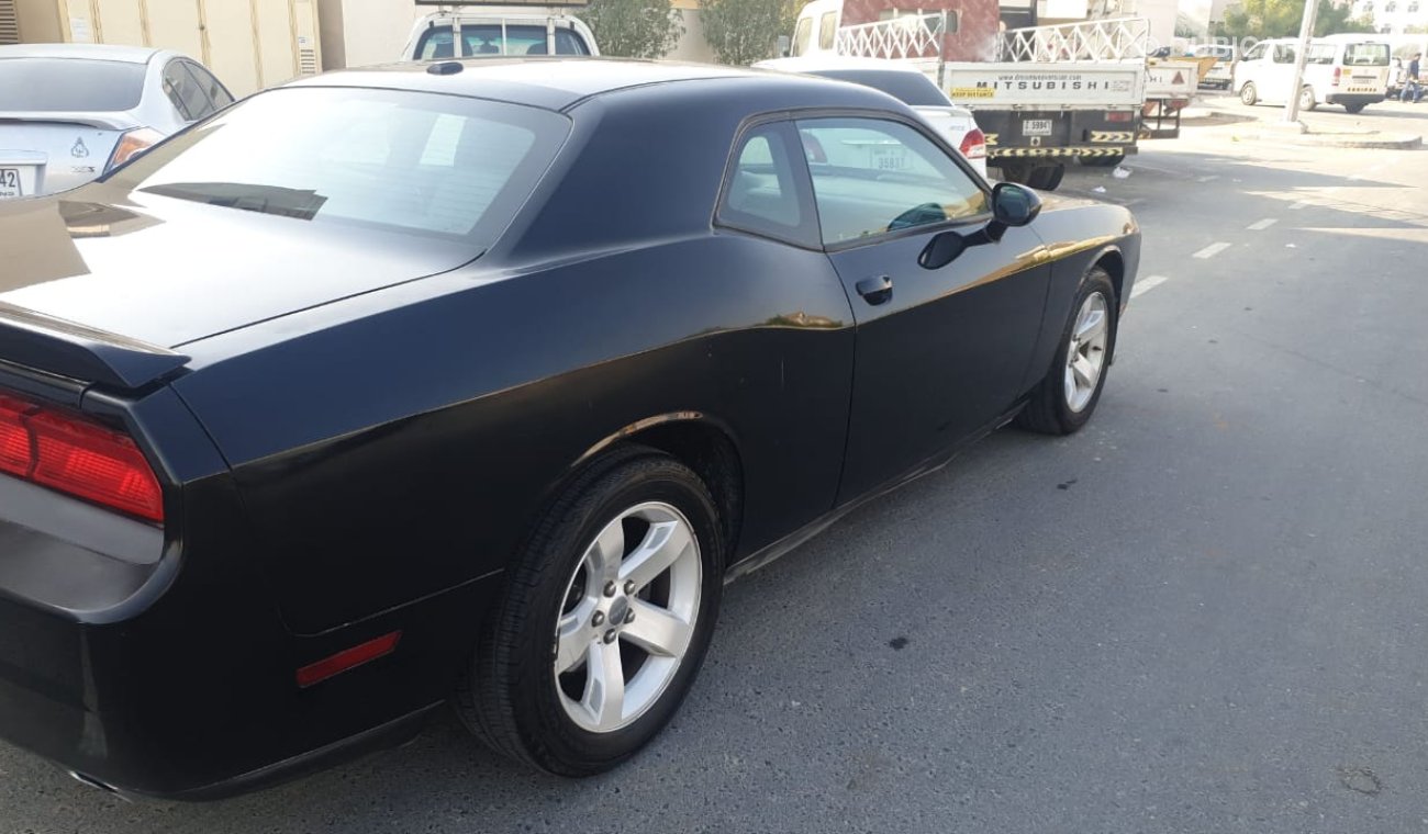 Dodge Challenger Amazing 5.7 L R/T 8 Cylinders