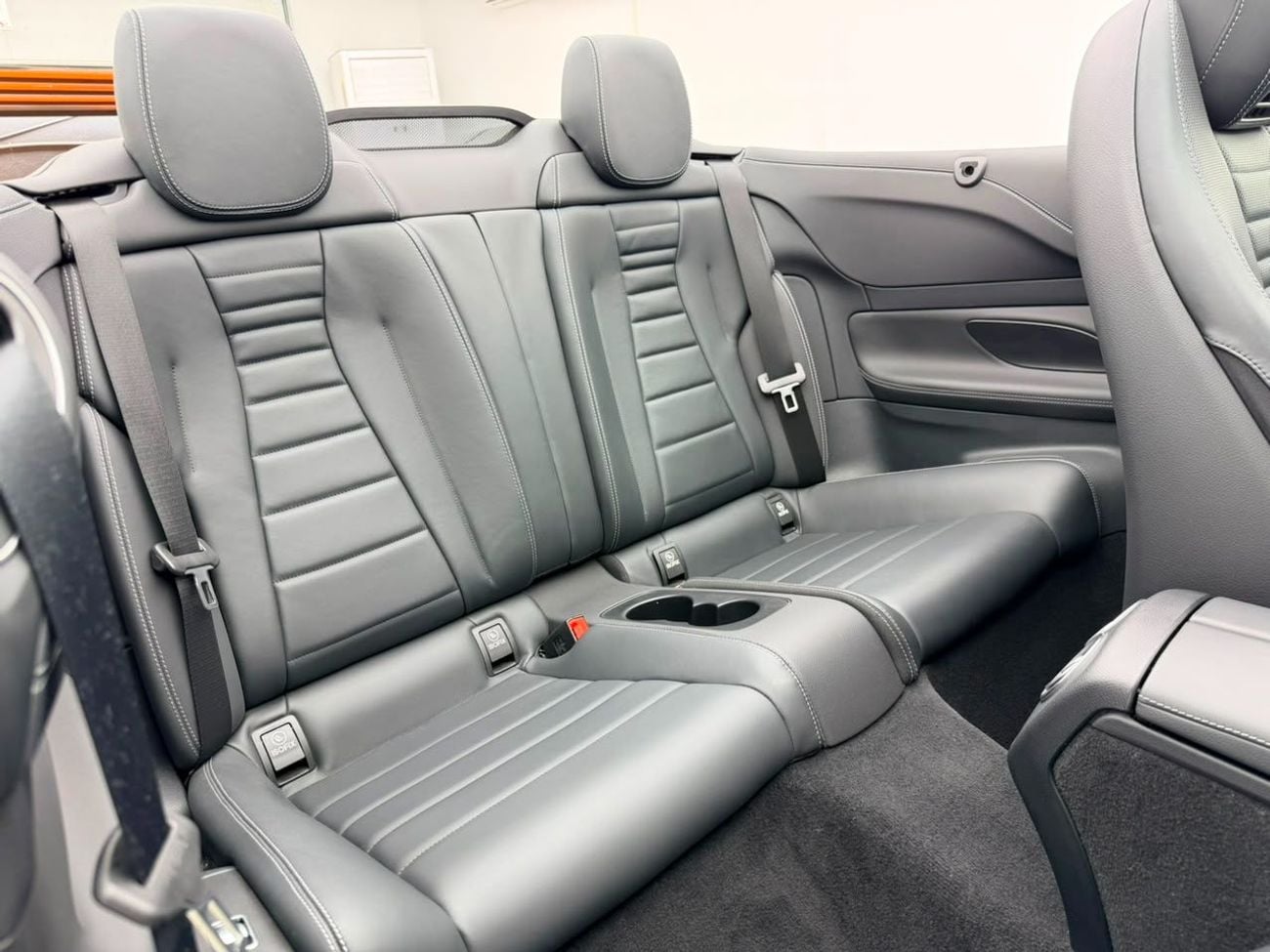 مرسيدس بنز E 450 STD 2021 Mercedes-Benz E450 Cabriolet, 1 Year Unlimited Km Warranty, Excellent Condition