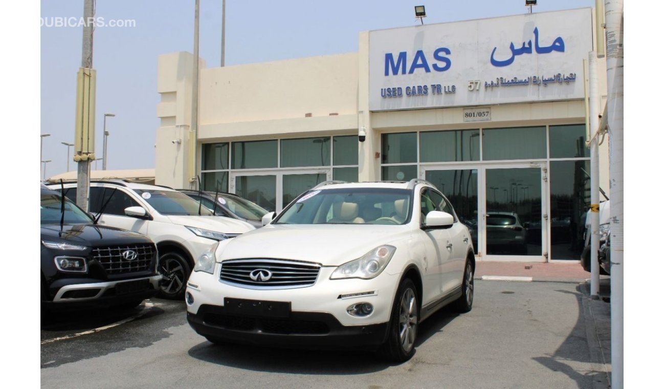 Infiniti QX50 Luxury Sport ACCIDENTS FREE -GCC-  CAR IS IN PERFECT CONDITION  INSIDE AND OUTSIDE