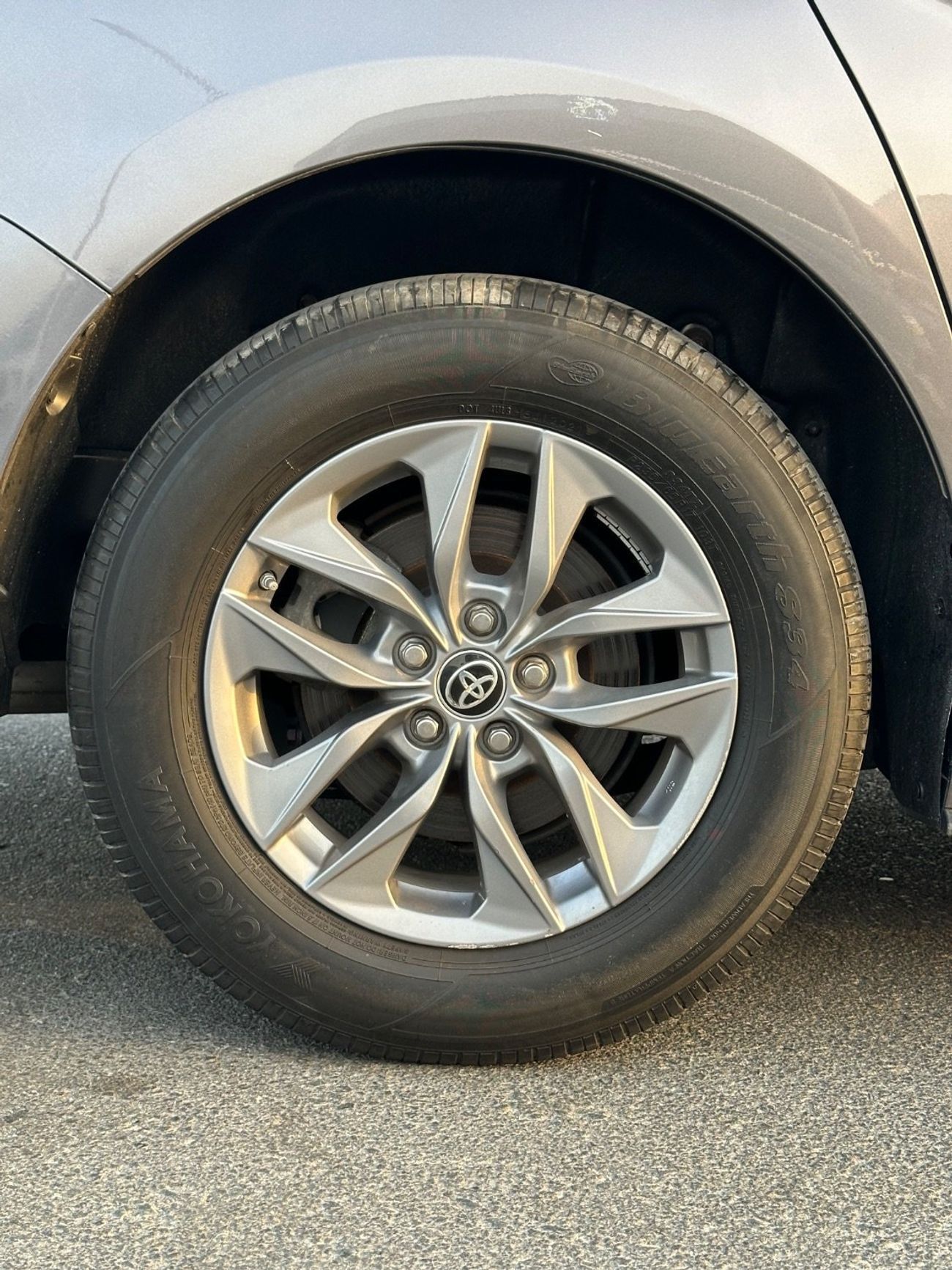 Toyota Sienna XLE Hybrid Sunroof Full Option 2022