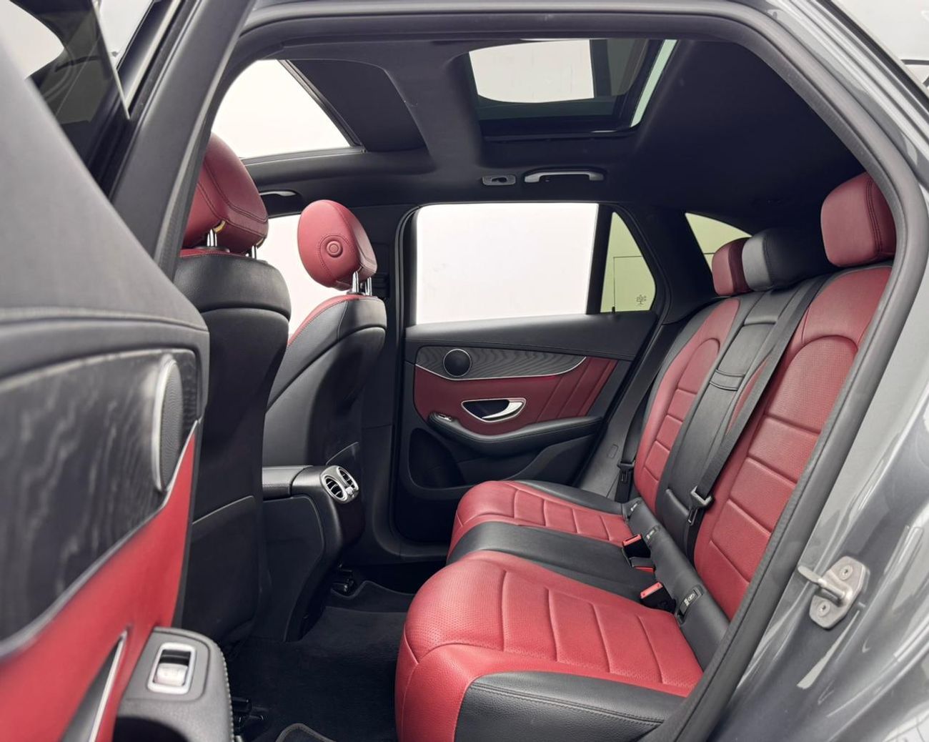 Mercedes-Benz GLC 200 Std 2.0L 2021 Mercedes GLC 200 AMG, 2026 Mercedes Warranty, Mercedes Service History, GCC