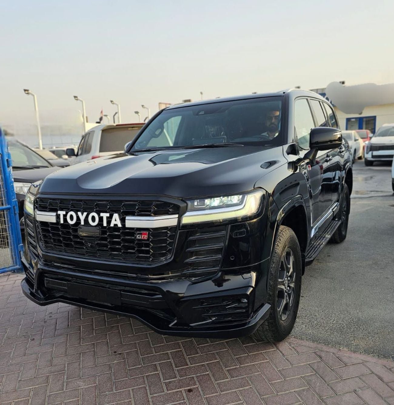 تويوتا لاند كروزر Toyota landcruise 2022MODEL twin turbo Gr sports 3.5 petrol v6 Colour Black Interior Red push start 