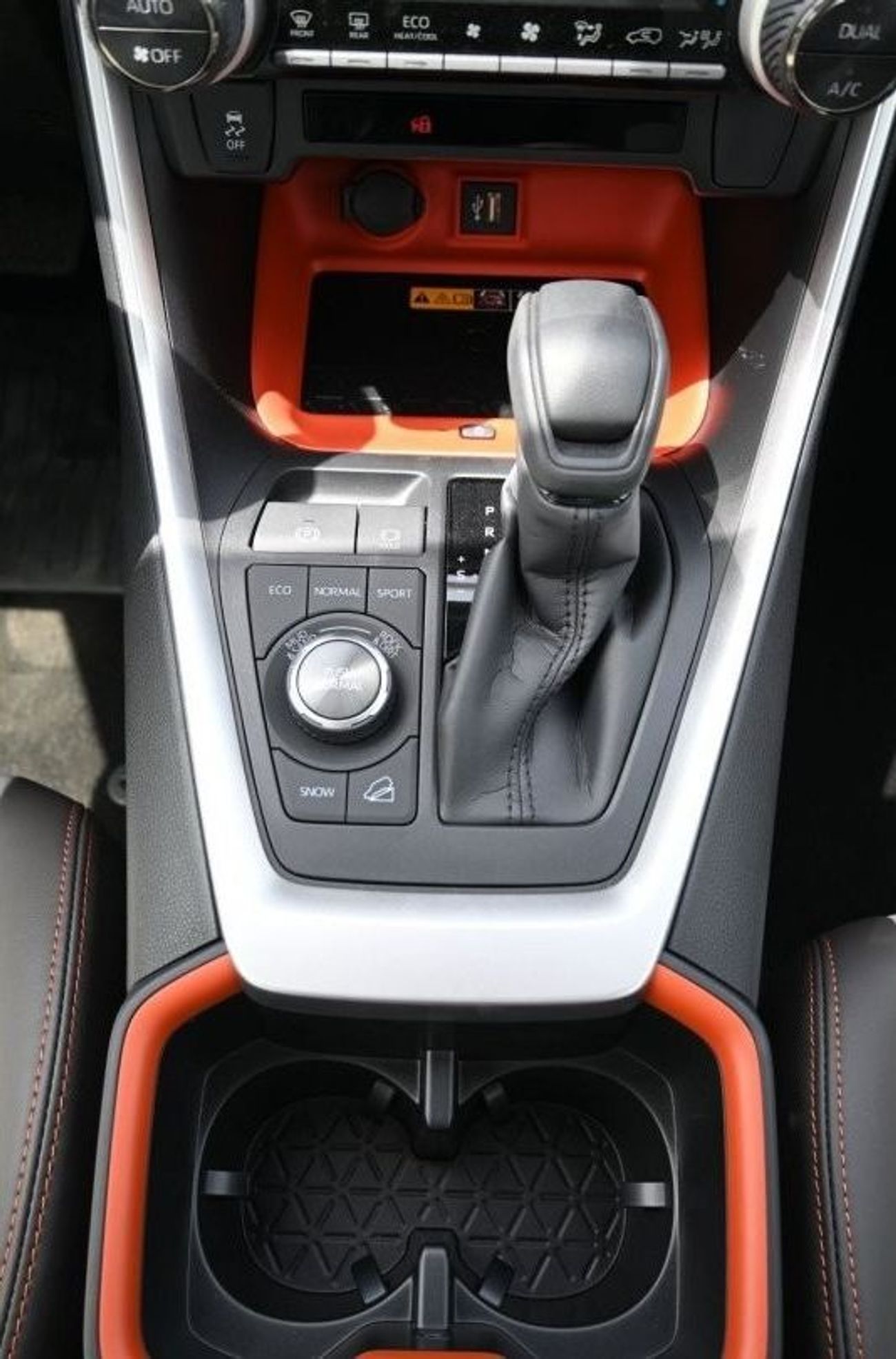 Toyota RAV4 Toyota RAV4 Adventure 2.5L Petrol, CUV AWD 5Doors Color White Model 2023