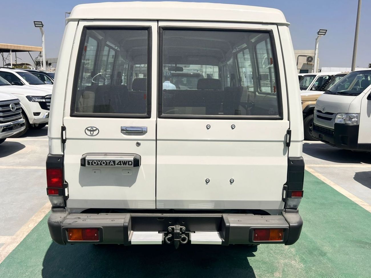 Toyota Land Cruiser 70 LX 2.8L  LX 2.8L