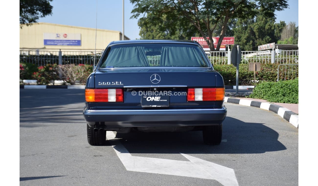 Mercedes-Benz 560 Original Paint & Low Milage
