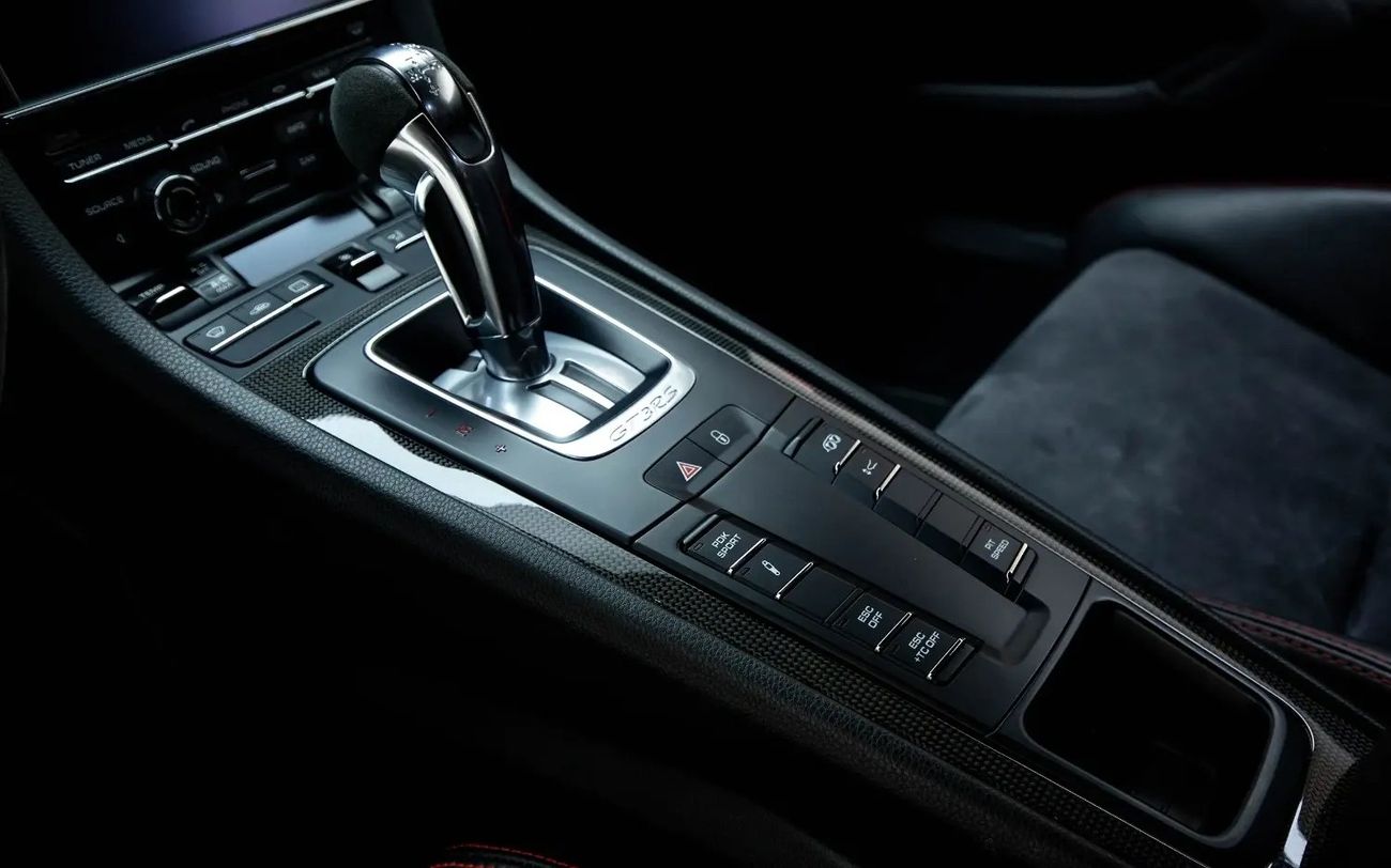 Porsche 911 GT3RS 4.0L (2 Seater) GT3RS - GCC Spec - With Warranty ( Al Nabooda )