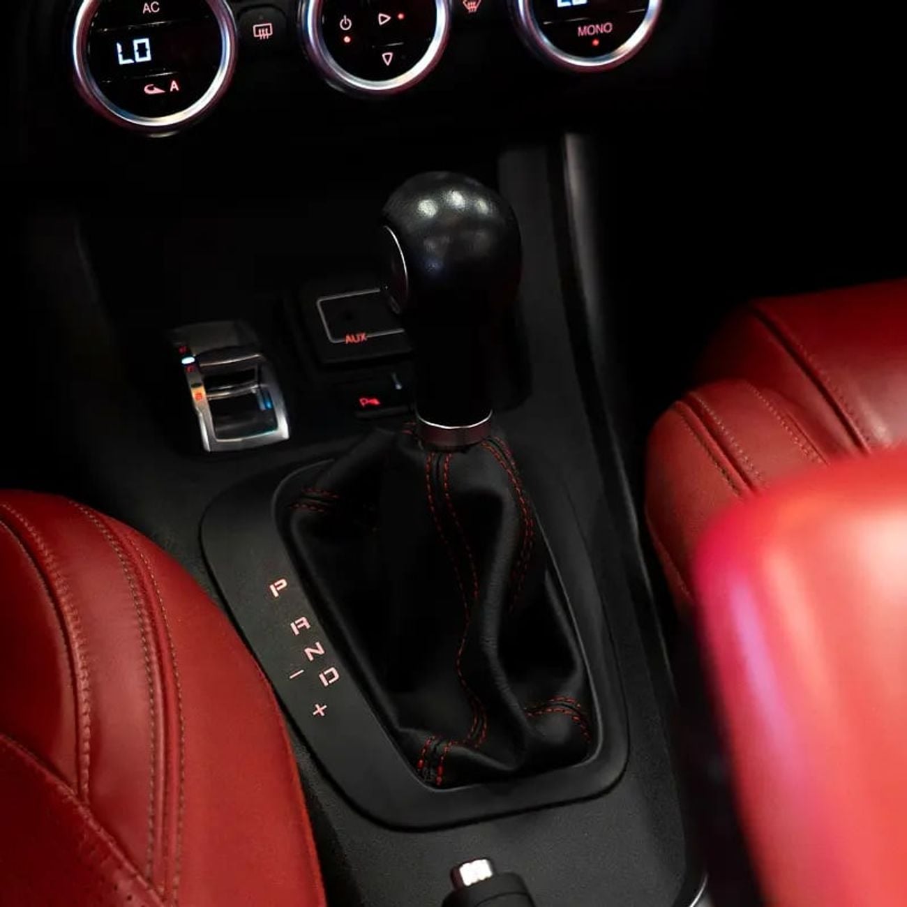 ألفا روميو جوليتا 861 pm • 0% Downpayment • Veloce • Agency Warranty