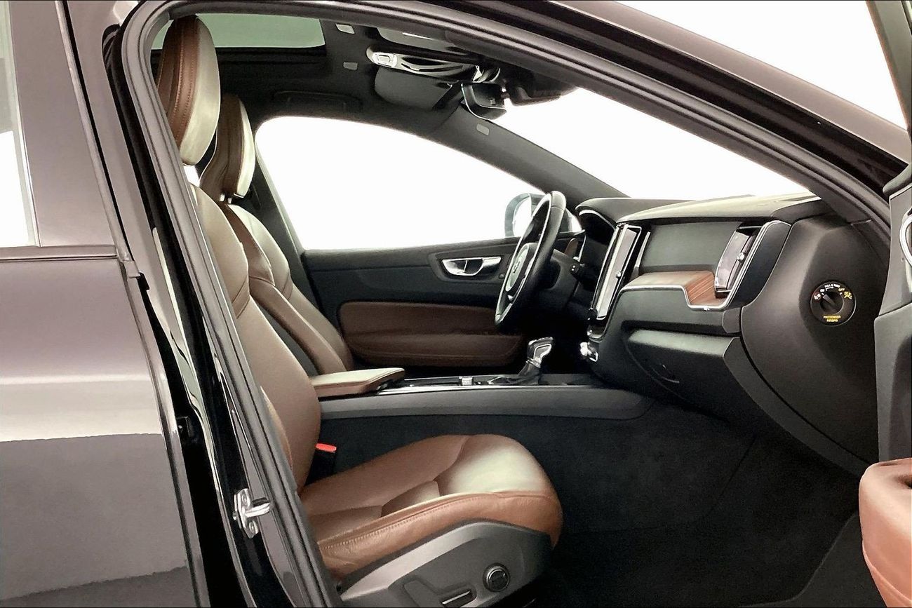 فولفو XC 60 T5 Momentum | National Day Celebration | شامل الضمان | 0 ﺪﻔﻋﺓ ﺃﻮﻟﻯ