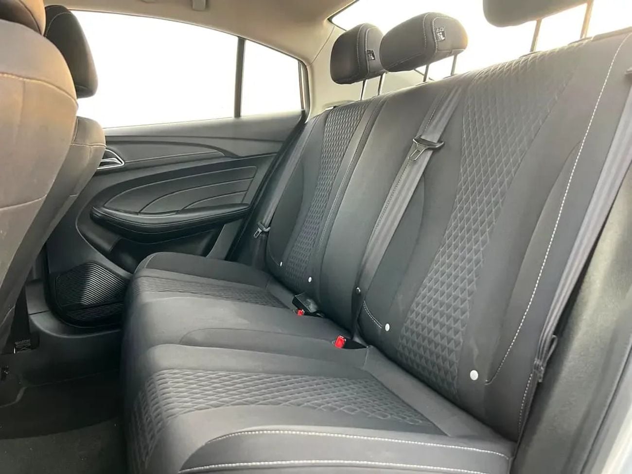 أم جي 5 LUX MG 5 2025 مواصفات خليجية
