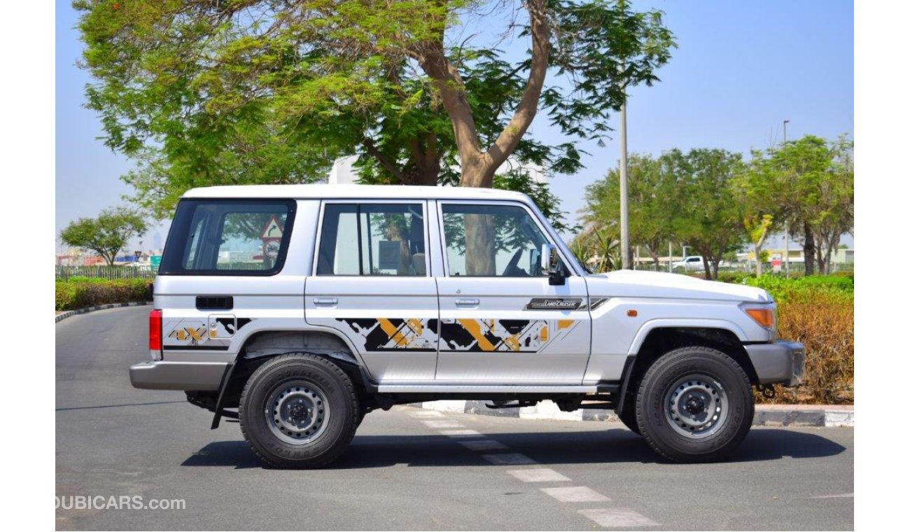 Toyota Land Cruiser Hard Top 76 V6 4.0L Petrol MT With Diff.Lock