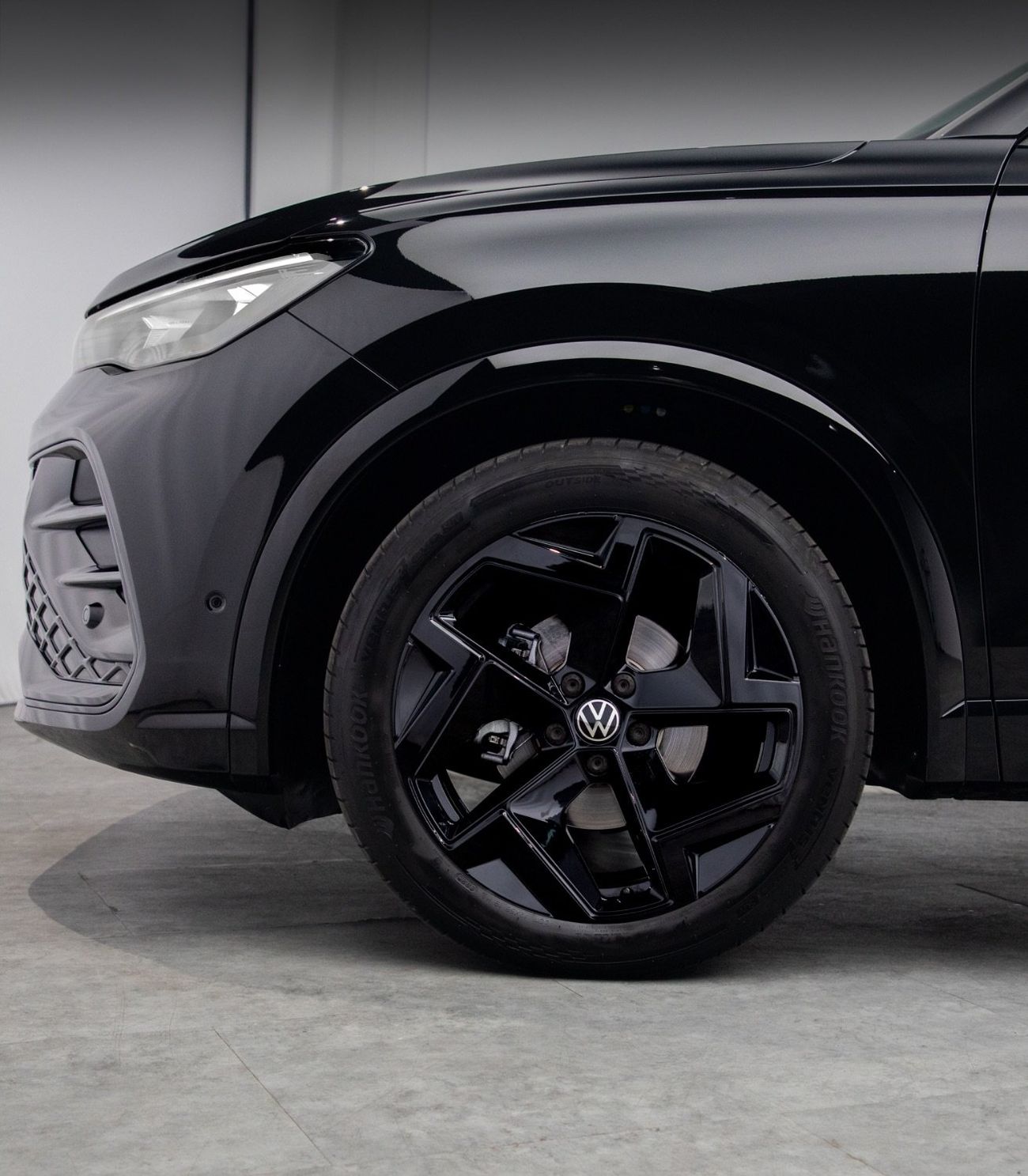 فولكس واجن تيجوان R-LINE Black Edition