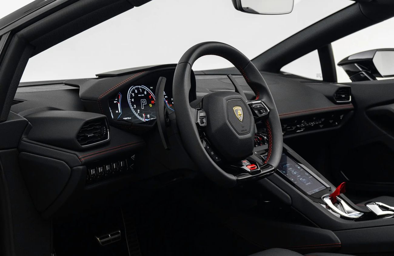 لامبورغيني هوراكان ايفو سبايدر 5.2L V10 Naturally Aspirated Engine