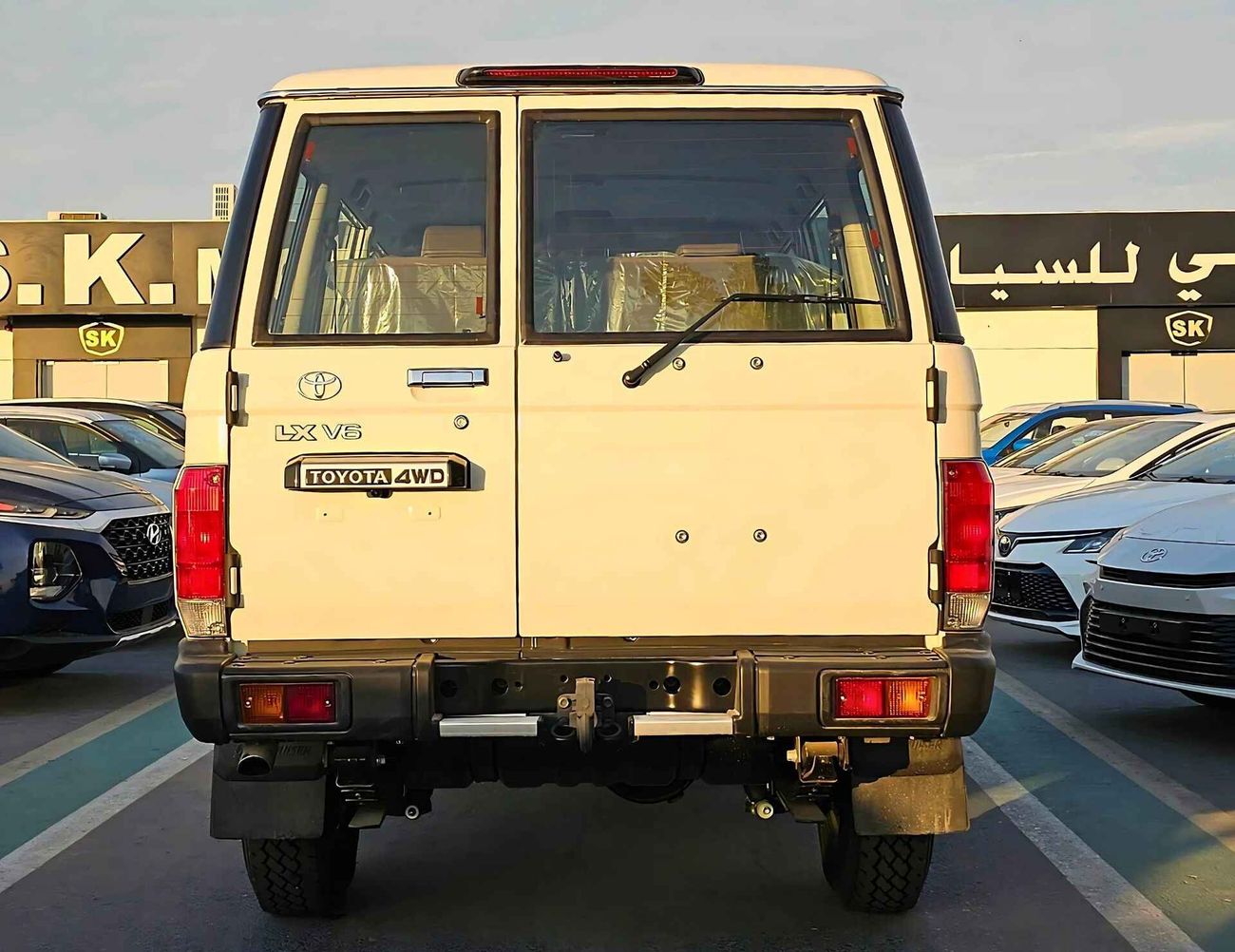 تويوتا لاند كروزر 70 LX LC76 | 4.0L V6 PETROL | M/T | DVD CAMERA | 5 DOOR BASIC | 4WD (CODE # 69034)