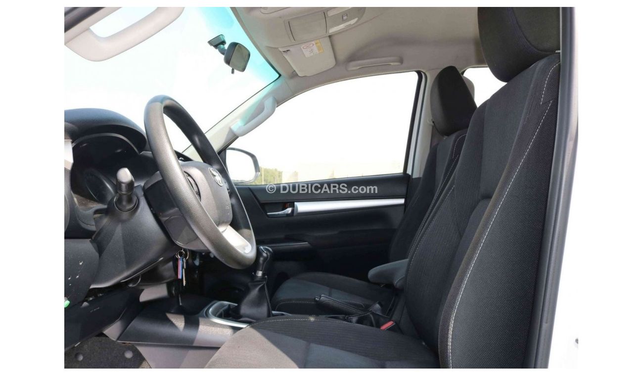 Toyota Hilux 2019 | HILUX 4X4 DOUBLE CABIN MANUAL GEAR - WITH GCC SPECS AND EXCELLENT CONDITION