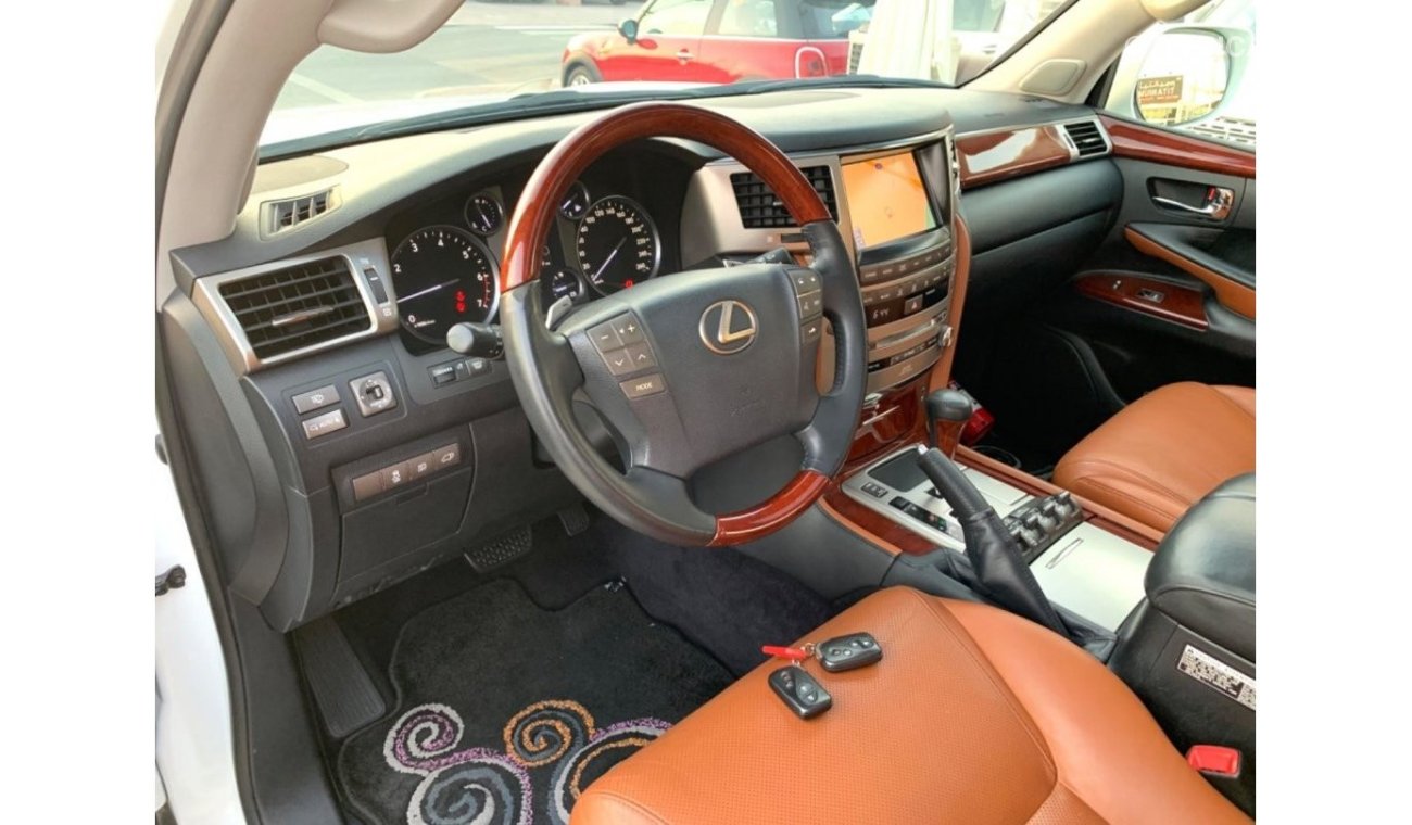 Lexus LX570