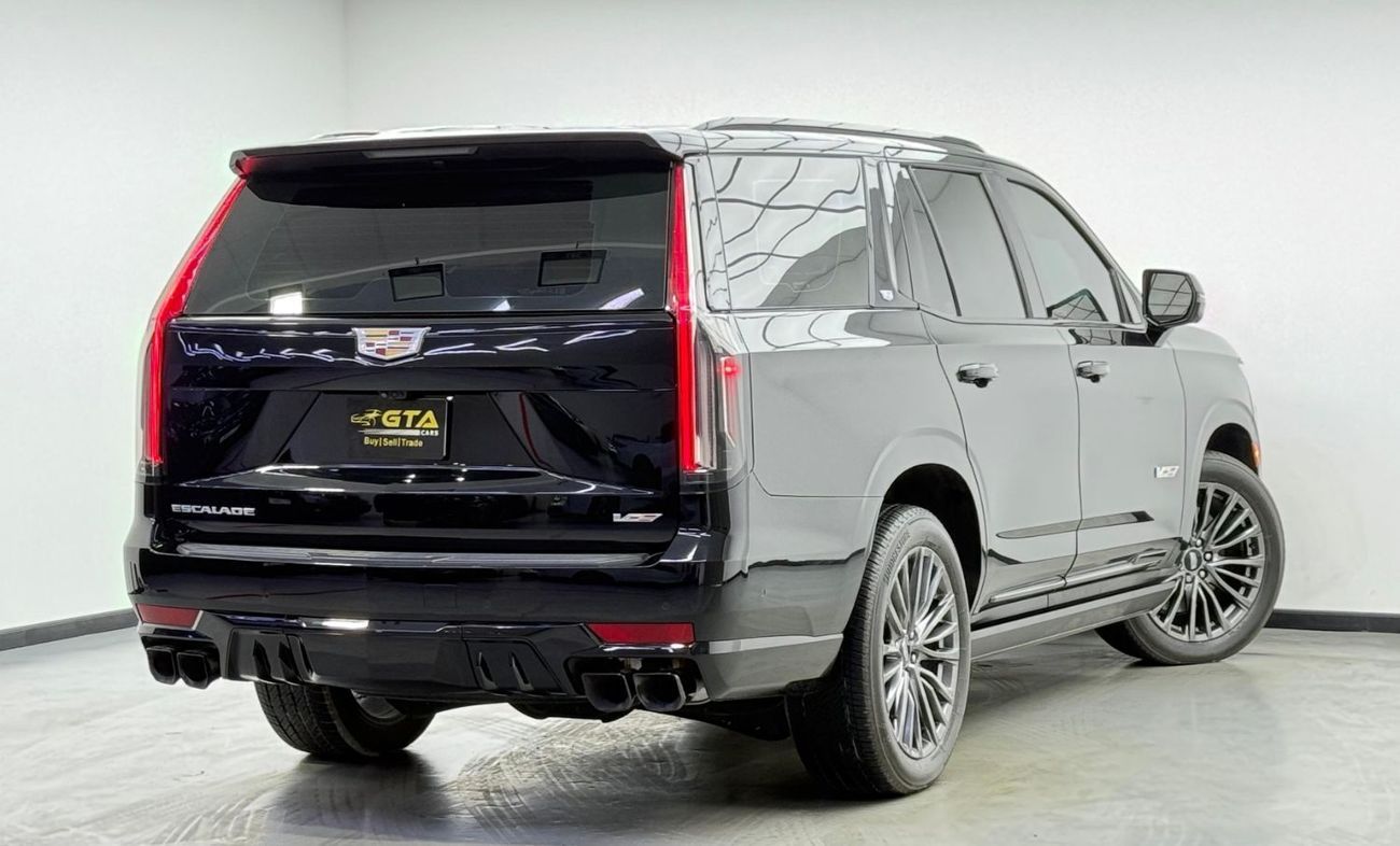 كاديلاك إسكالاد Escalade-V 6.2L 2023 Cadillac Escalade V, 2027 Cadillac Warranty + Service Pack, 7 Seater, Excellent