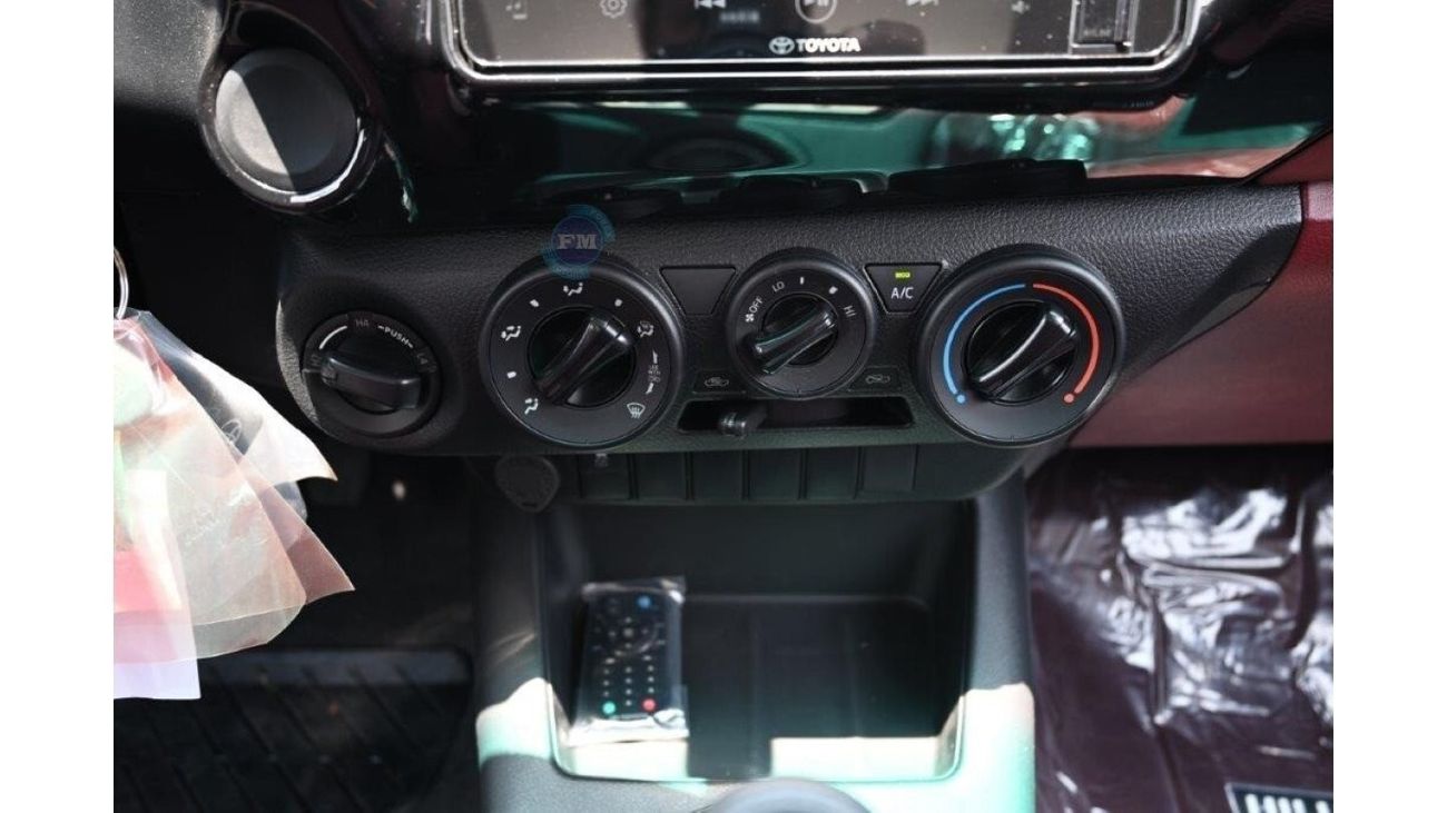 Toyota Hilux Double Cab DLX 2.4L Diesel