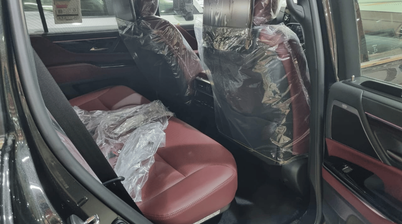 Lexus LX 500 ECTCWT001 - 2025 Lexus LX500d Diesel 3.3L Diesel Auto Black with Red  Interior