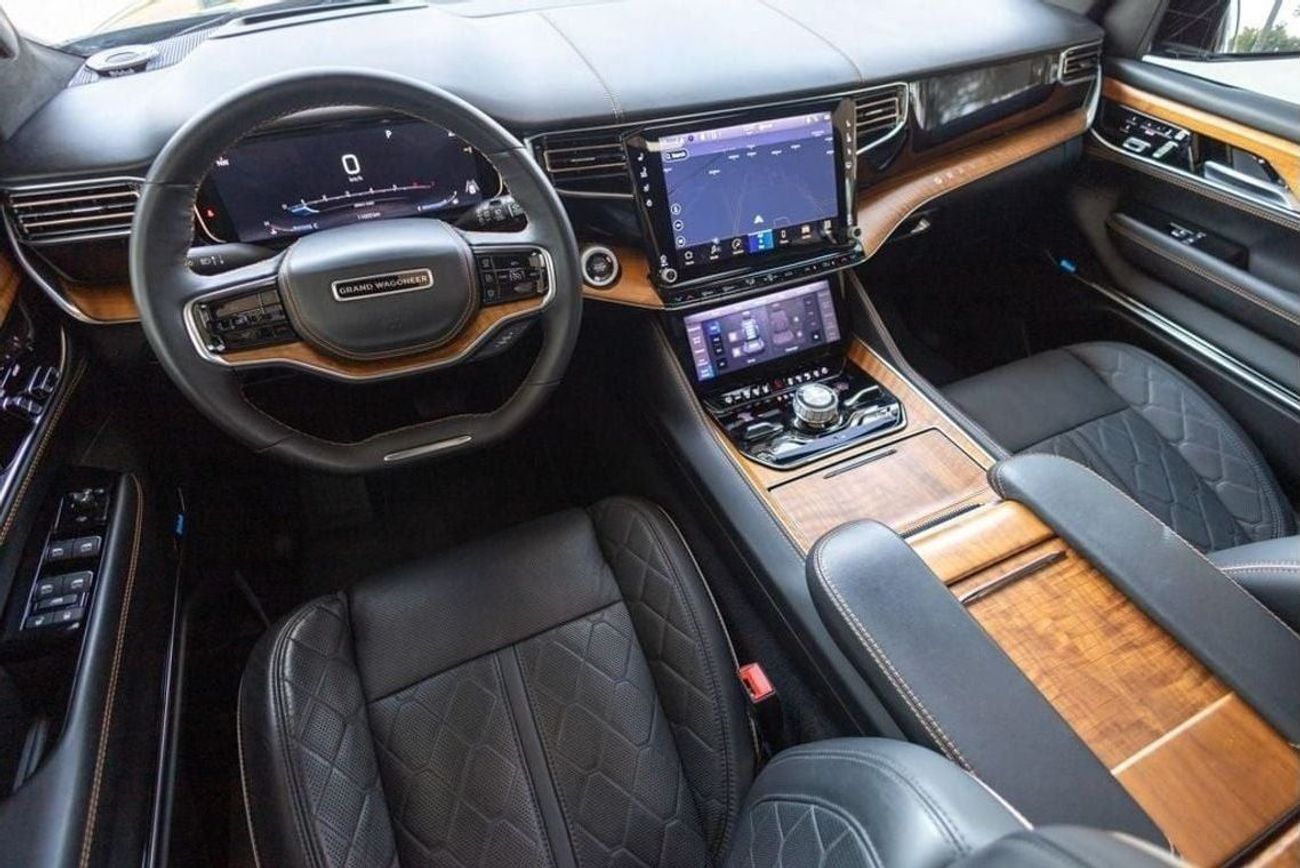 Jeep Grand Wagoneer Series III 3.0T Jeep Grand Wagoneer Series III 2023 GCC under Agency Warranty with Flexible Down-Pay