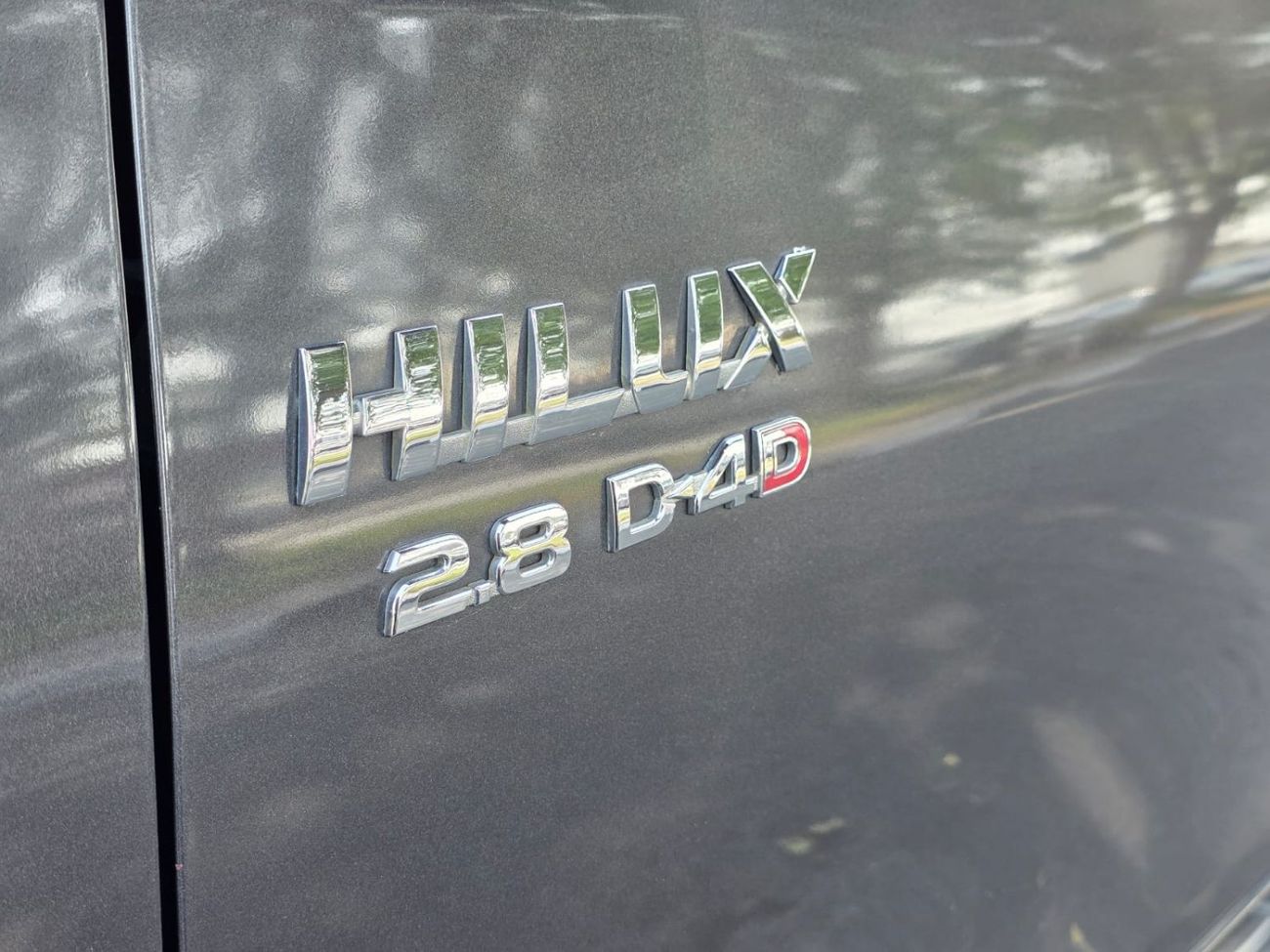 Toyota Hilux diesel 2.8 liter ,right hand drive ,auto transmission ,push start