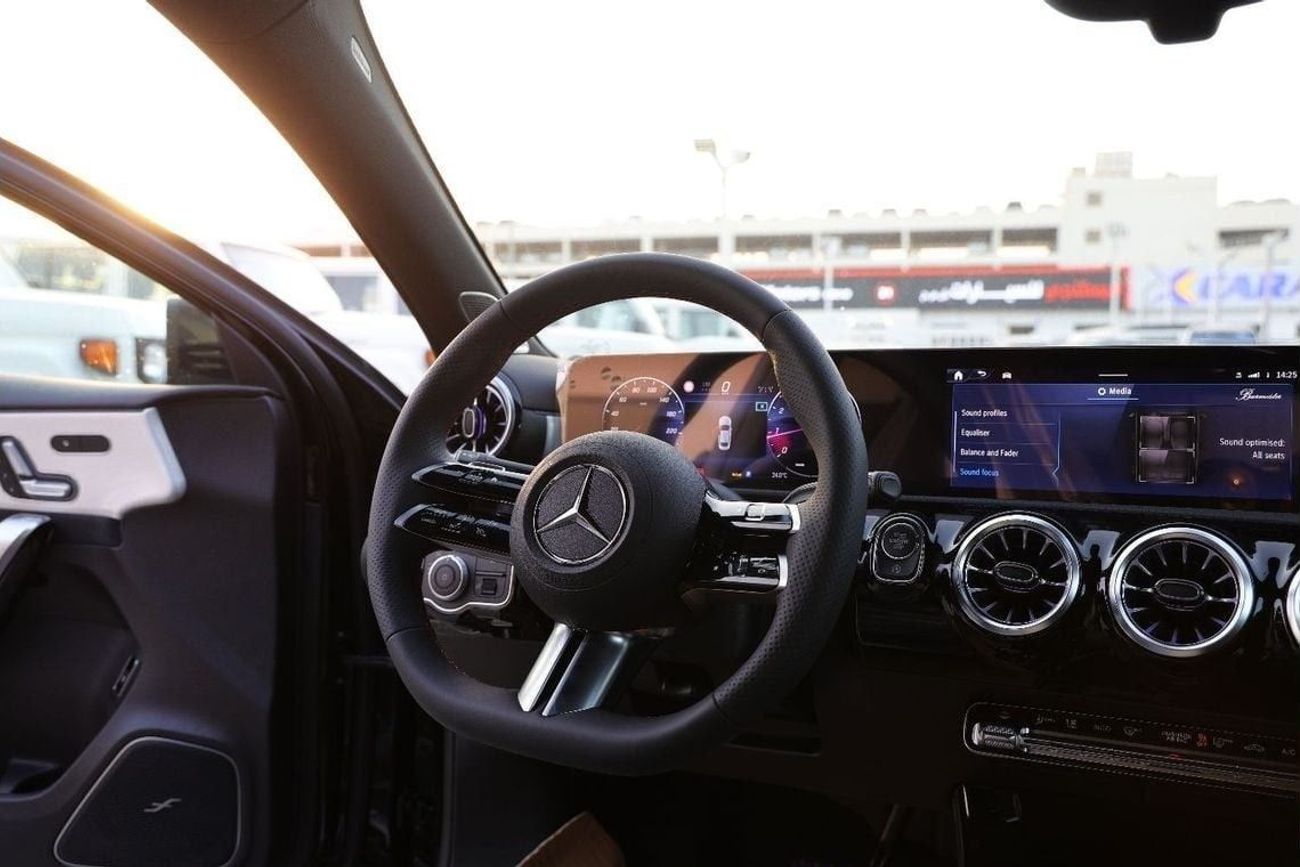 Mercedes-Benz A 200 AMG NIGHT PACKAGE AMG