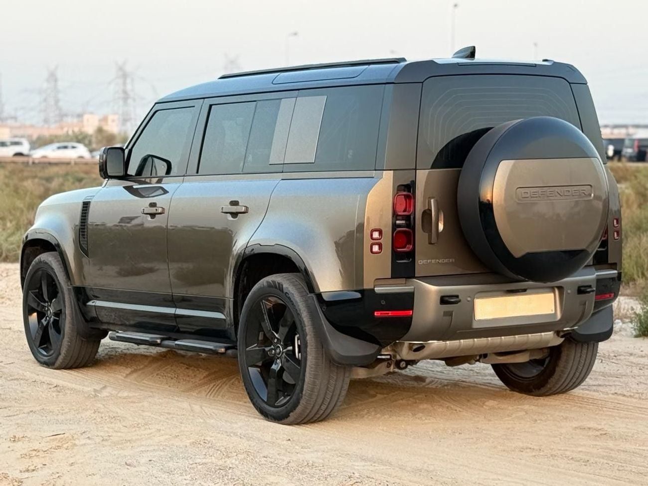 Land Rover Defender P400 110 X-Dynamic HSE 3.0L (5 Seater)