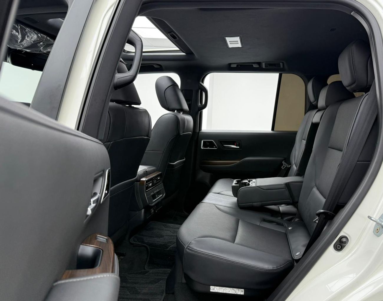 Toyota Land Cruiser GXR 3.5L 2024 Toyota Land Cruiser GXR, Toyota Warranty+Service Contract+Full Service History ,GCC