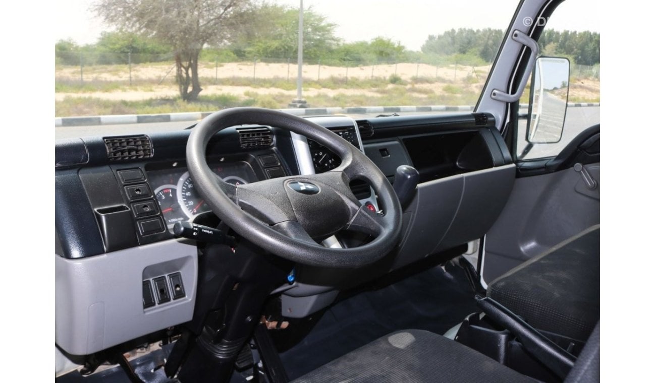 Mitsubishi Fuso Canter 2017 | MITSUBISHI FUSO CANTER | ORIGNAL BODY UTILITY TRUCK WITH GCC SPECS AND EXCELLENT CONDITION