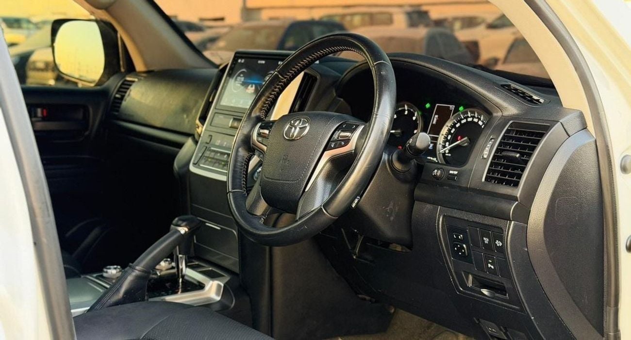 Toyota Land Cruiser PUSH START | V8 DIESEL ENGINE | SUNROOF | AUTOMATIC | PARKING SENSORS