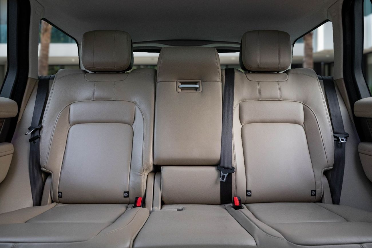 لاند روفر رينج روفر Vogue SE Supercharged | 3,525 P.M  | 0% Downpayment | IMMACULATE!