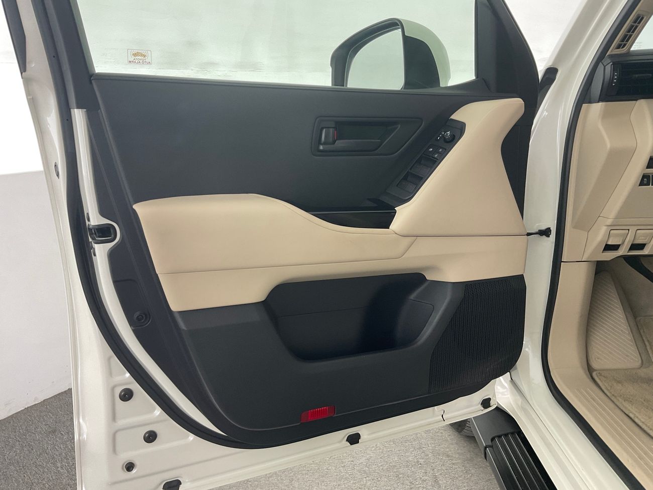 تويوتا لاند كروزر Black Edition (EXR) | شامل الضمان | 0 ﺪﻔﻋﺓ ﺃﻮﻟﻯ