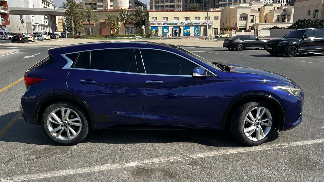 Infiniti Q30 1.6 Turbo, Panoramic Roof