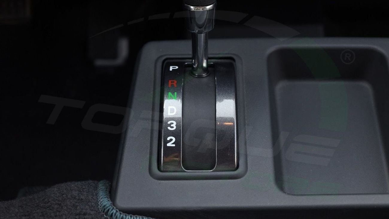سي إم سي D 260 ( Only For Export ) Window Van 2.4L RWD 2025 GCC BRAND NEW