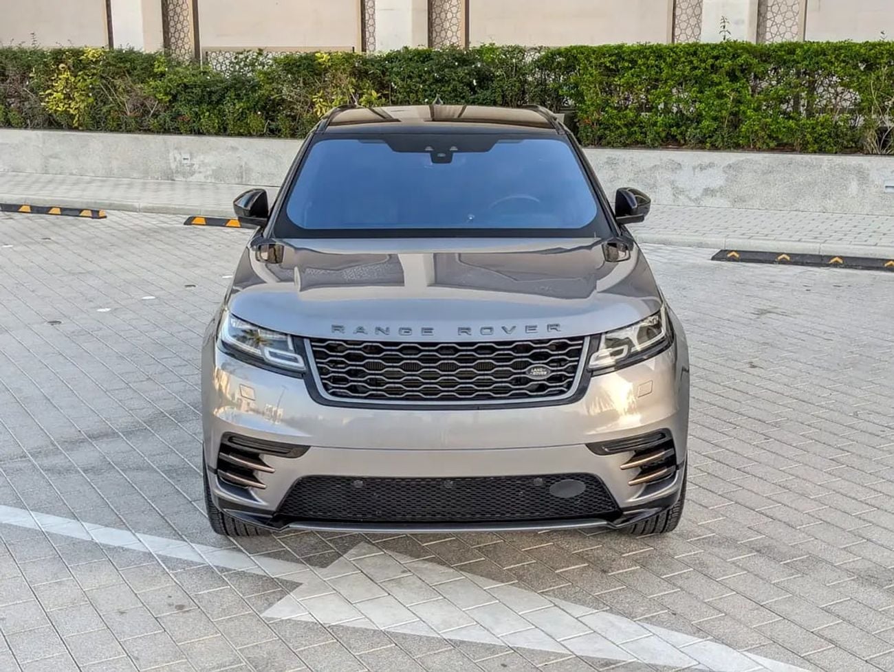 Land Rover Range Rover Velar R-DYNAMIC SE GCC IN EXCELLENT CONDITION