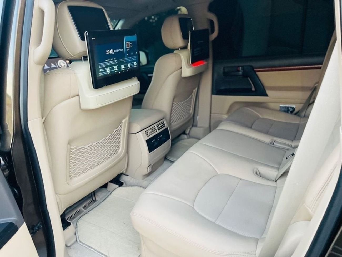 Toyota Land Cruiser Toyota landcuriser GXR 2016 facelifted.2024 V6 Full Option