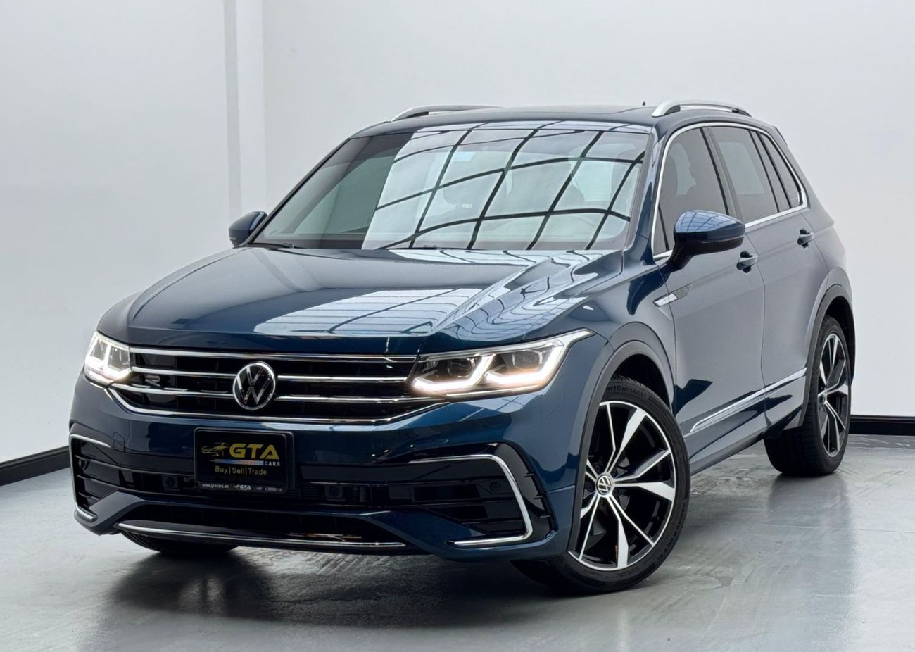 Volkswagen Tiguan R-Line 2.0L 2024 Volkswagen Tiguan R-Line, 2027 VW Warranty + Service Contract, Full VW Service Hist