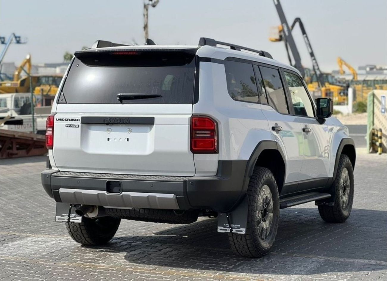 تويوتا برادو 2.4L PETROL FULL OPTION 2024