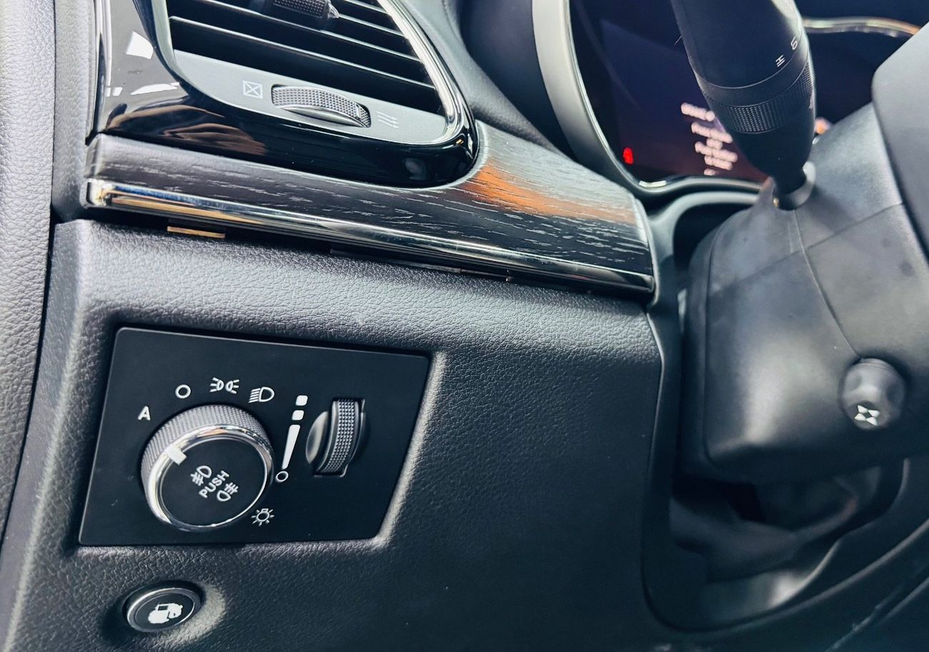 جيب جراند شيروكي Overland 3.6L