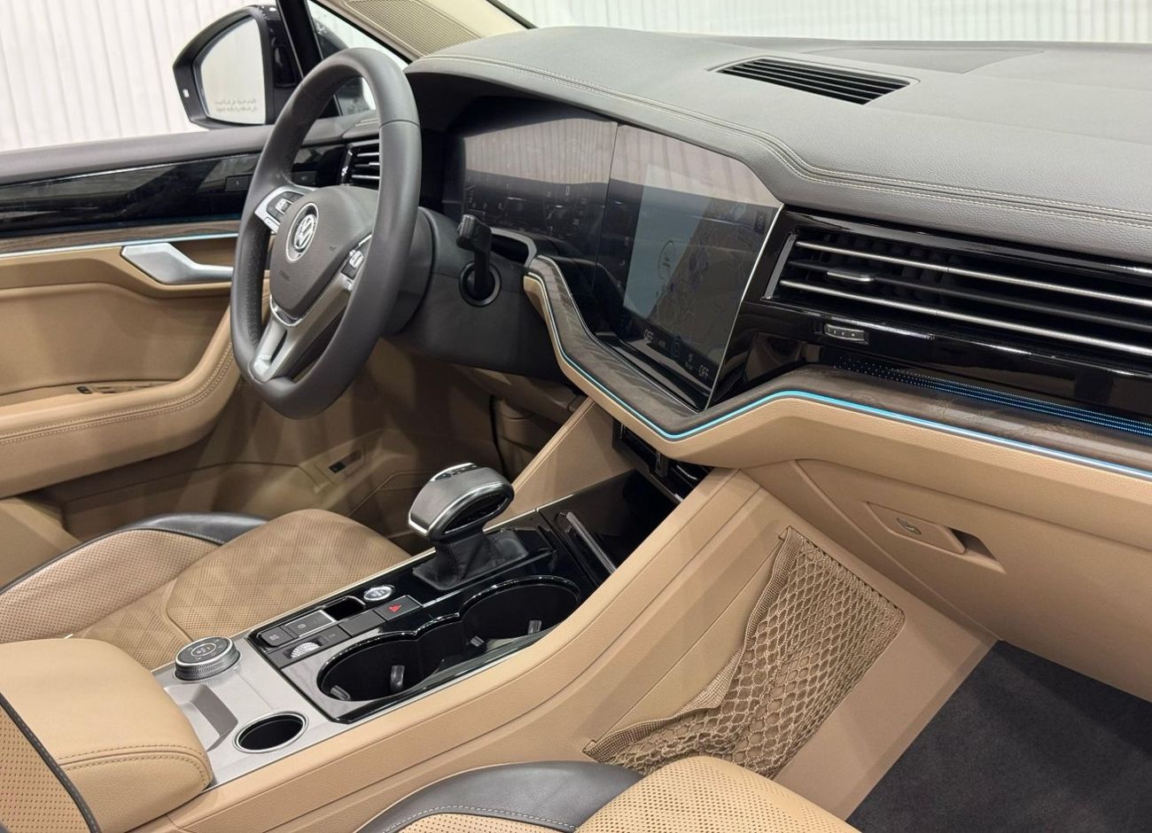 Volkswagen Touareg Highline Plus 3.0L 2019 Volkswagen Touareg Highline Plus, Warranty, Service History, GCC