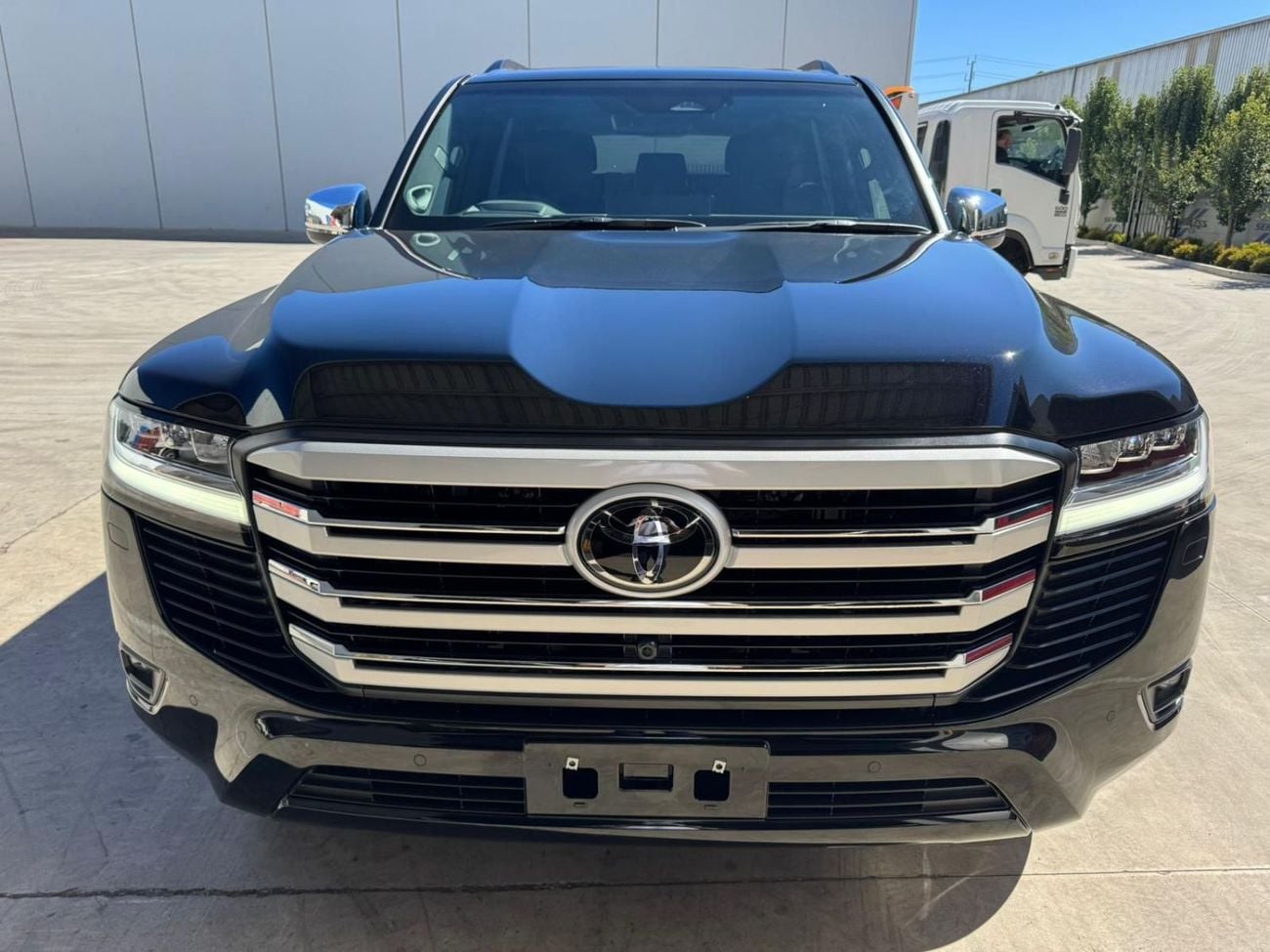 تويوتا لاند كروزر Sahara 3.3L Diesel Twin Turbo 7 Seater